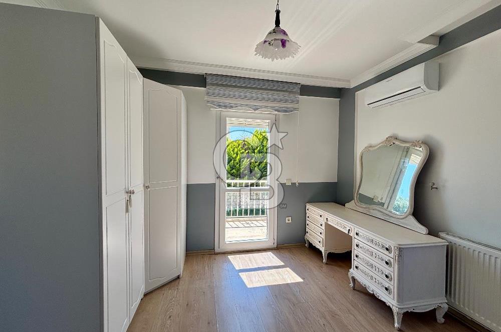  Alaçatı Hacımemişte Tek Müstakil Havuzlu 3+1 Kiralık Taş Villa