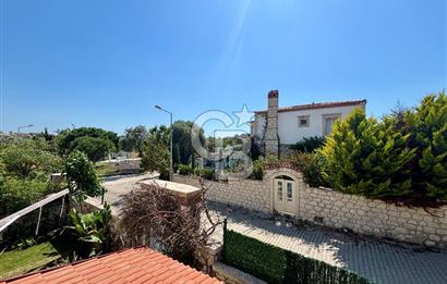  Alaçatı Hacımemişte Tek Müstakil Havuzlu 3+1 Kiralık Taş Villa