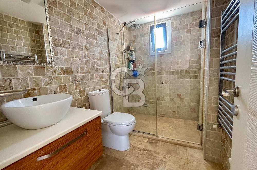  Alaçatı Hacımemişte Tek Müstakil Havuzlu 3+1 Kiralık Taş Villa