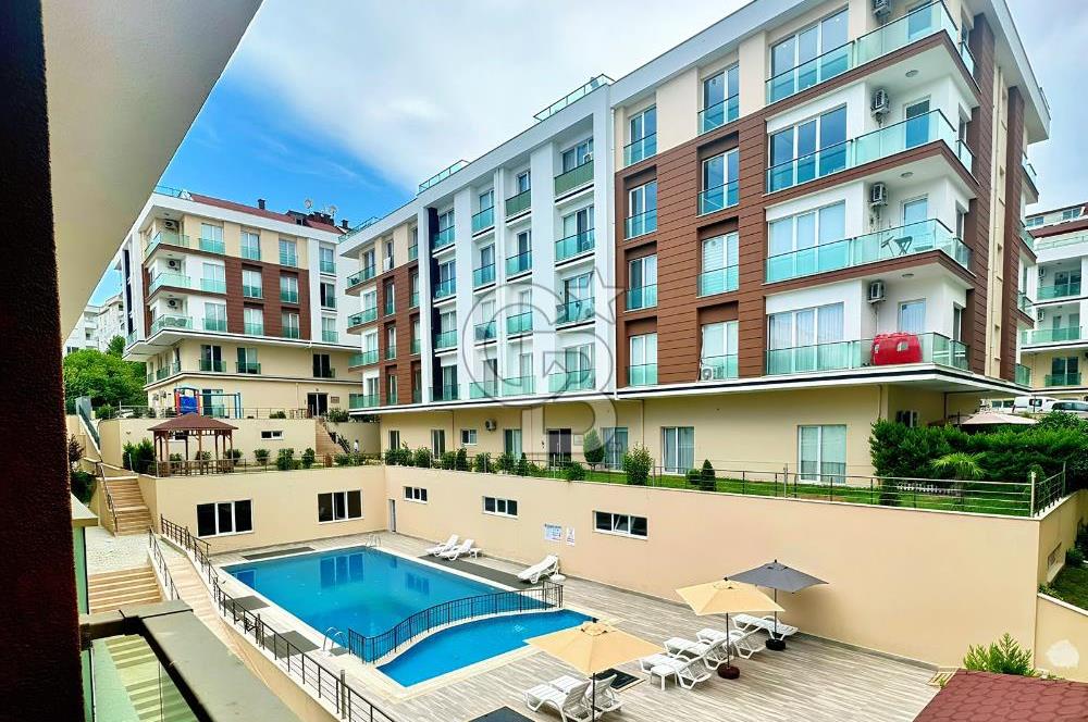 BEYLİKDÜZÜ ŞEHRİ BEYAZ 2 SİTESİNDE 3+1 ARAKAT SATILIK DAİRE