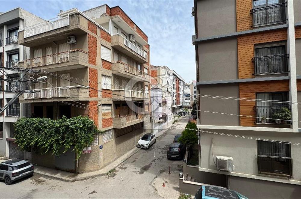 Karşıyaka Yasemin Park Evlerinde Kiralık 2+1 Eşyasız Daire