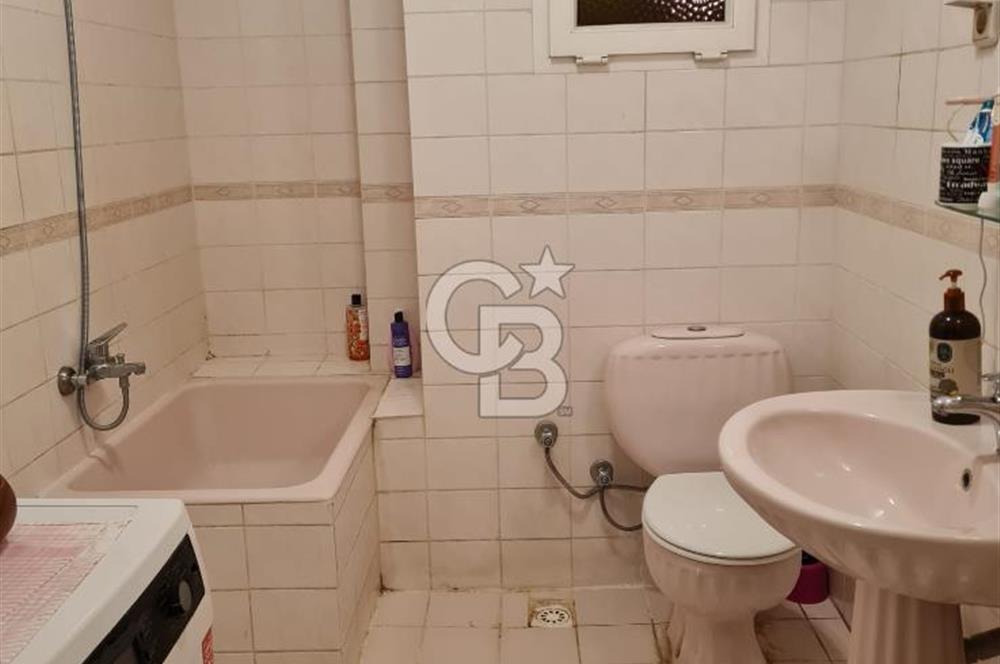 FATİH MERKEZDE SATILIK 3+1 GENİŞ VE TEMİZ, BALKONLU ARAKAT DAİRE
