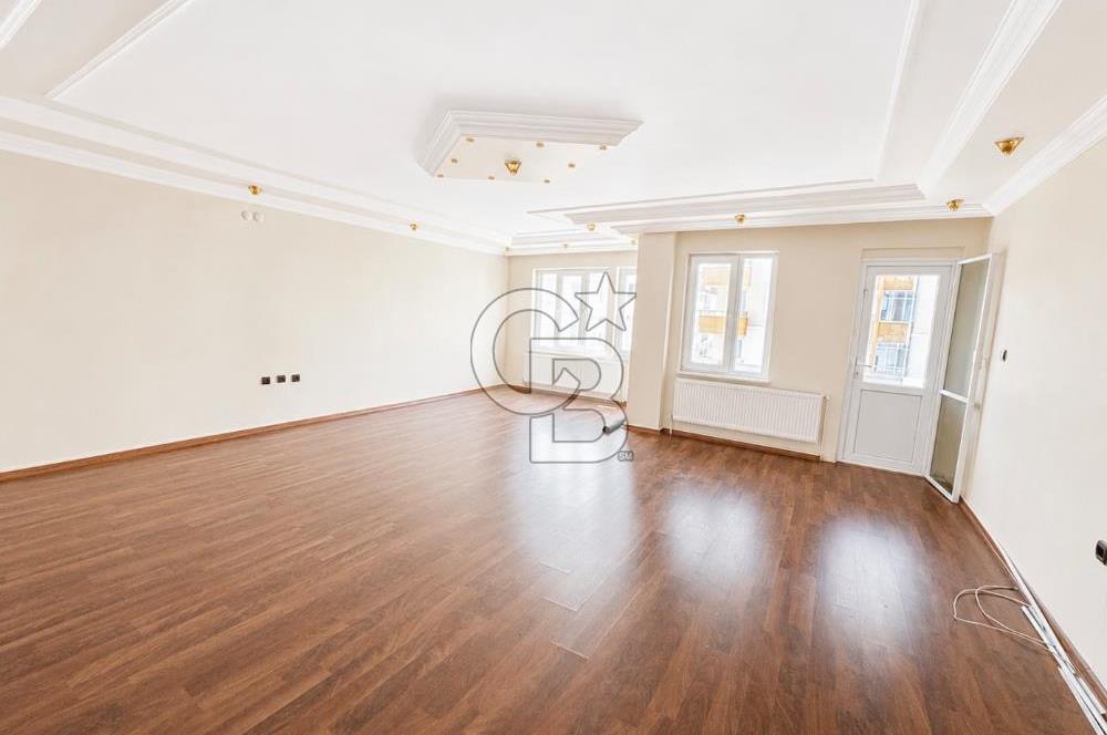 Çanakkale Merkezde Cadde Üzeri 3+1 Satılık Arakat Daire