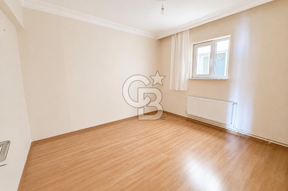 Çanakkale Merkezde Cadde Üzeri 3+1 Satılık Arakat Daire