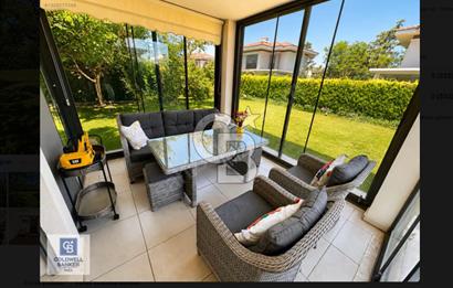 Urla İçmeler'de Eşyalı, Bahçeli, Deniz Yakını Villa