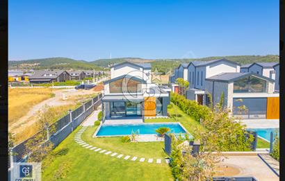 Urla Kuşçularda sıfır havuzlu satılık villa