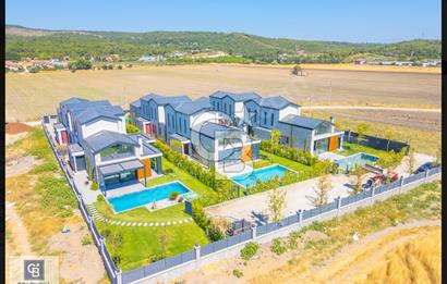 Urla Kuşçularda sıfır havuzlu satılık villa