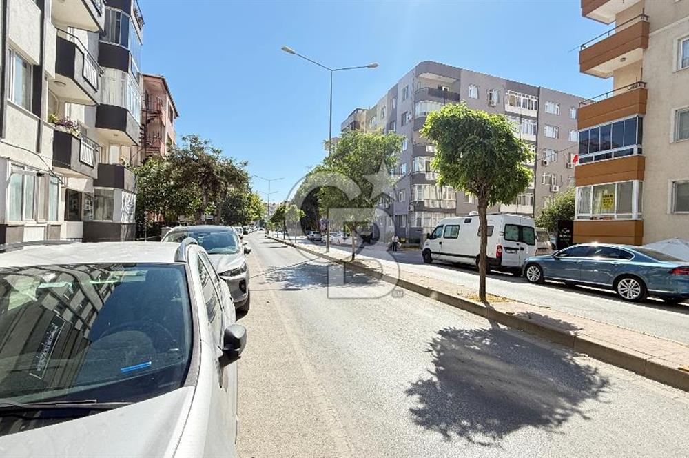 Çanakkale Merkezde Cadde Üzeri 3+1 Satılık Arakat Daire