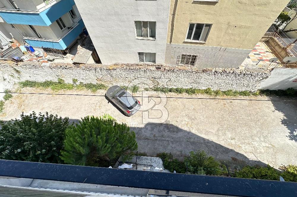 Çanakkale Merkezde Cadde Üzeri 3+1 Satılık Arakat Daire