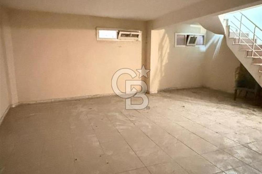 AKINCILAR'DA DENETİMLİ SERBESTLİK YAKININDA TABELA DEĞERİ YÜKSEK 153 M2 KİRALIK DÜKKAN