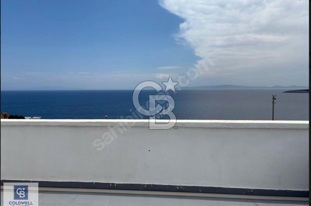 Karaburun Bozköyde Havuzlu Sitede Deniz Manzaralı 3+1 Dubleks