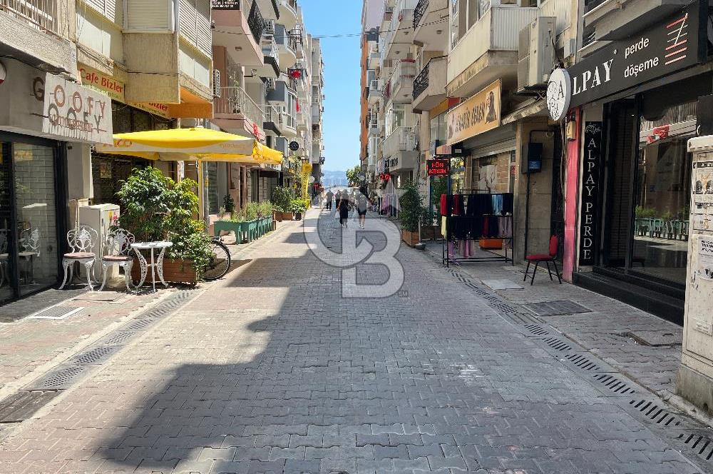 Karşıyaka Çarşı Paraleli İşlek Sokakta Kiralık Dükkan