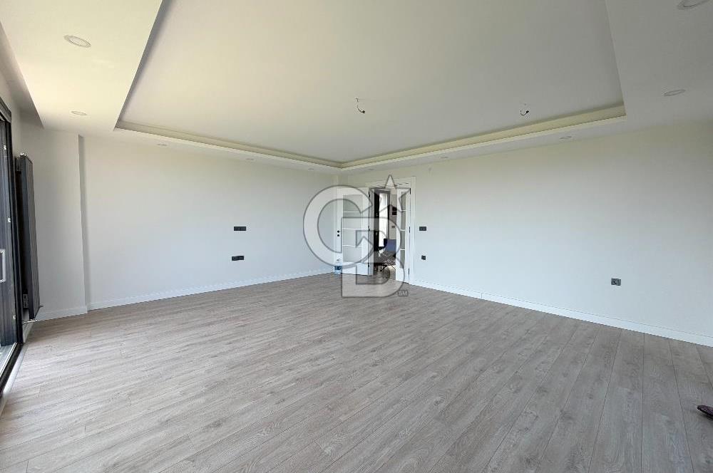 Silivri Gümüşyaka'da Satılık 7+1 Müstakil Villa Deniz Manzaralı