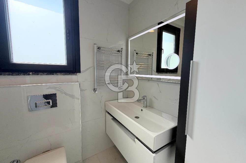 Silivri Gümüşyaka'da Satılık 7+1 Müstakil Villa Deniz Manzaralı