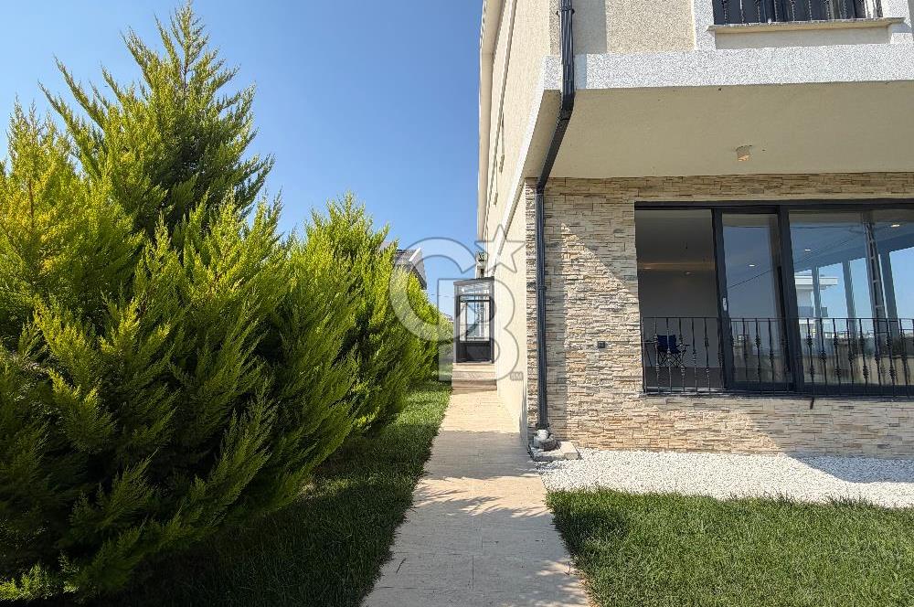 Silivri Gümüşyaka'da Satılık 7+1 Müstakil Villa Deniz Manzaralı