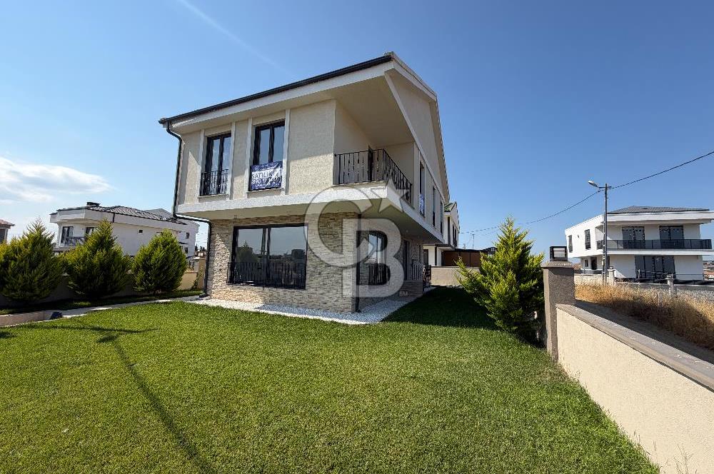 Silivri Gümüşyaka'da Satılık 7+1 Müstakil Villa Deniz Manzaralı