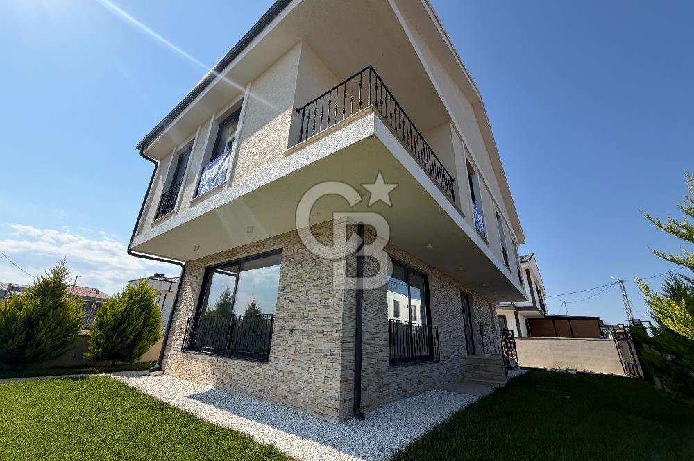 Silivri Gümüşyaka'da Satılık 7+1 Müstakil Villa Deniz Manzaralı