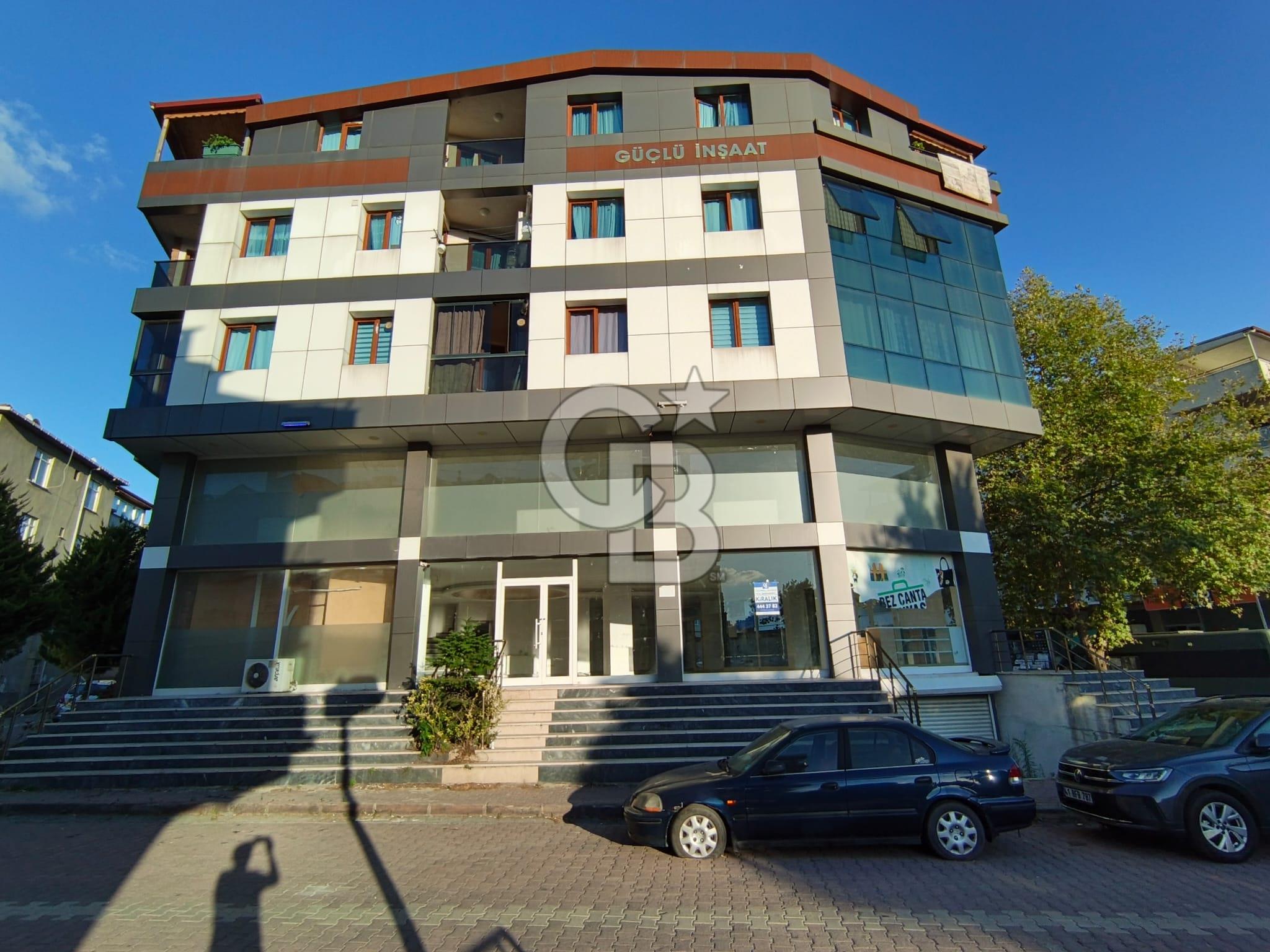 DARICA ABDİ İPEKÇİ MAH. CADDE ÜZERİ ÜÇ YOLA CEPHE 480 M² DÜKKAN
