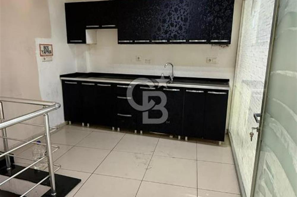 AKINCILAR'DA DENETİMLİ SERBESTLİK YAKININDA TABELA DEĞERİ YÜKSEK 153 M2 SATILIK DÜKKAN