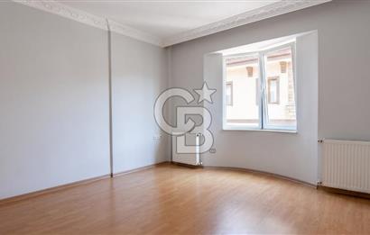 Çamlıca Menekşe Sitesi'nde Geniş 3+1 Kiralık Daire