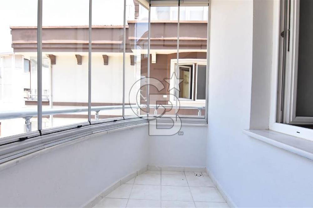 Çamlıca Menekşe Sitesi'nde Geniş 3+1 Kiralık Daire