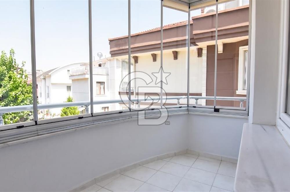 Çamlıca Menekşe Sitesi'nde Geniş 3+1 Kiralık Daire