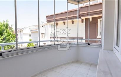 Çamlıca Menekşe Sitesi'nde Geniş 3+1 Kiralık Daire