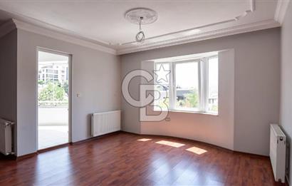Çamlıca Menekşe Sitesi'nde Geniş 3+1 Kiralık Daire
