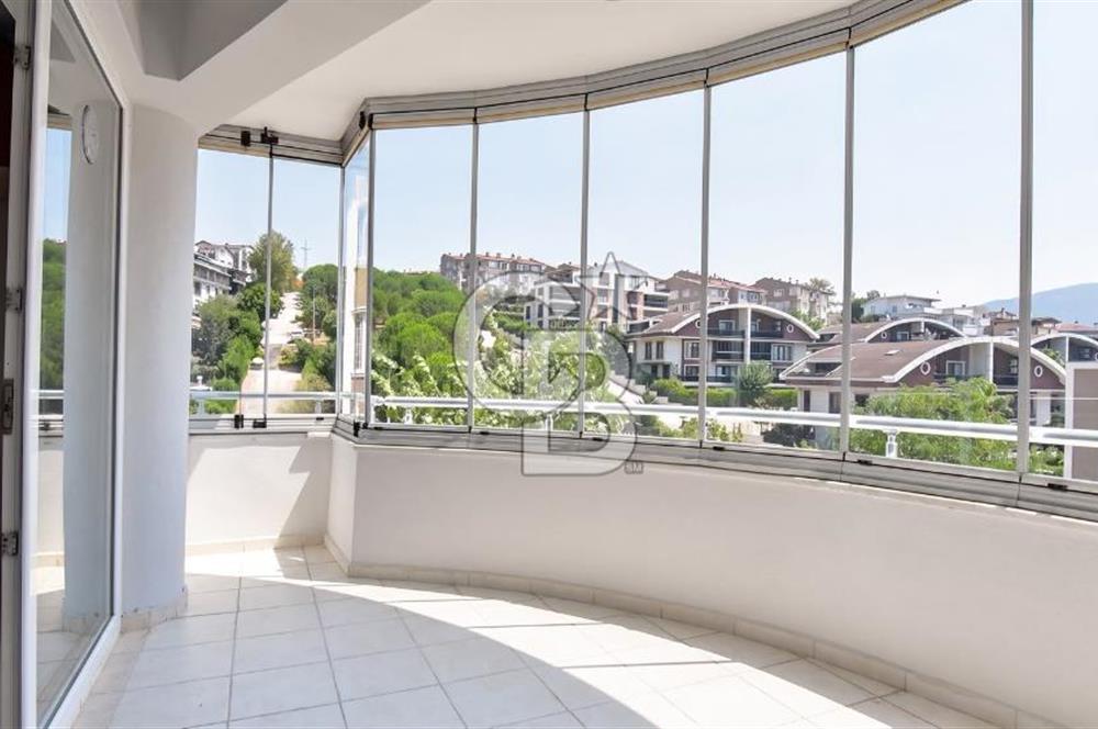 Çamlıca Menekşe Sitesi'nde Geniş 3+1 Kiralık Daire