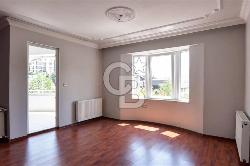 Çamlıca Menekşe Sitesi'nde Geniş 3+1 Kiralık Daire