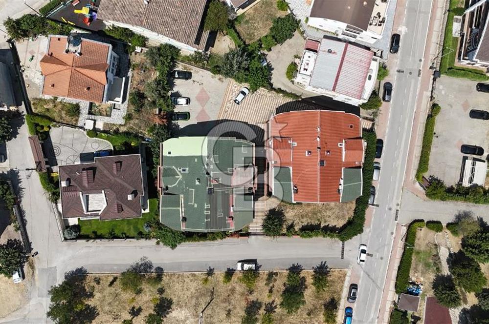 Çamlıca Menekşe Sitesi'nde Geniş 3+1 Kiralık Daire