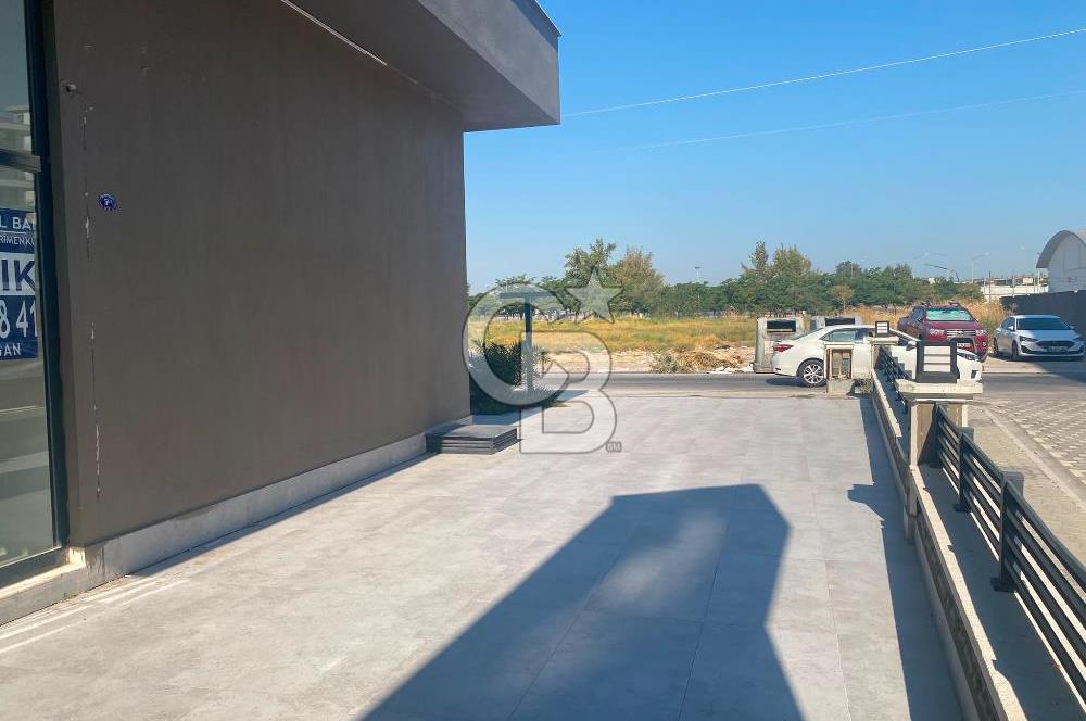 ATAŞEHİR; ANAYOLDA, YÜKSEK MÜŞTERİ POTANSİYELLİ, KİRALIK DÜKKAN