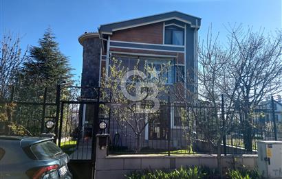 İncek Kızılcaşar'da Emsalsiz Konumda 4 Katlı 4+2 Satılık Villa