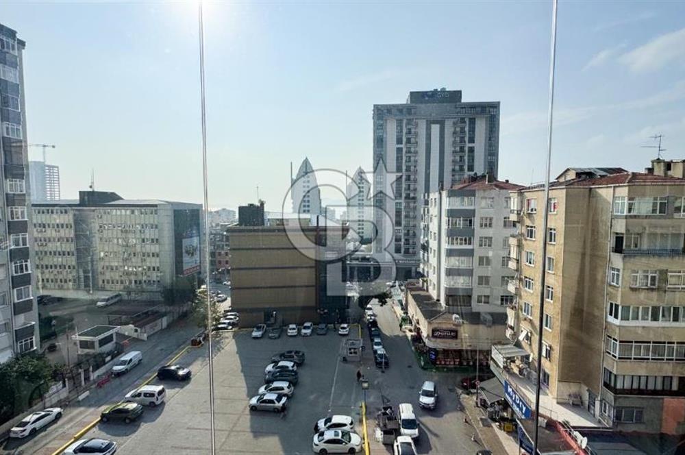 Kartal Atalar 'da Geniş m² 3+1 Satılık Daire