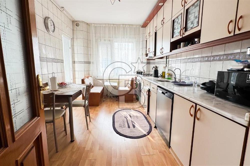 Kartal Atalar 'da Geniş m² 3+1 Satılık Daire