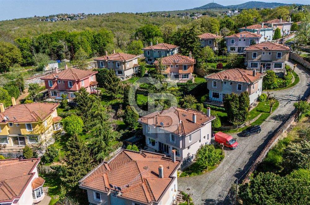 ÇEKMEKÖY REŞADİYE PARK EVLERİNDE ÖZEL TASARIM KİRALIK 5+2 VİLLA