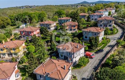ÇEKMEKÖY REŞADİYE PARK EVLERİNDE ÖZEL TASARIM KİRALIK 5+2 VİLLA