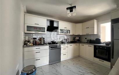 Karşıyaka Full Deniz Manzaralı Satılık Ara Kat 3+1 Yalı Dairesi