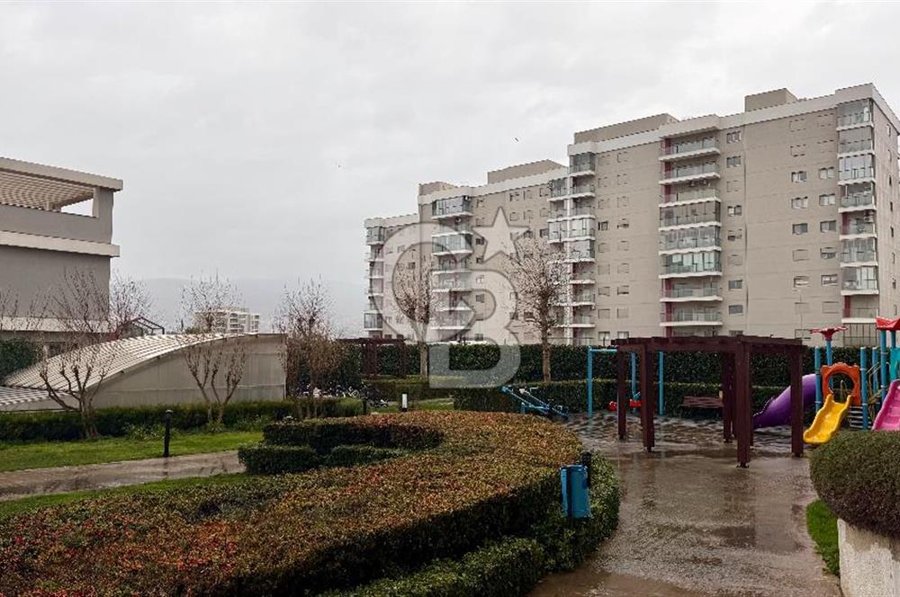 Bornova Narova 2 Sitesinde ful Eşyalı Kiralık 1+1 Daire