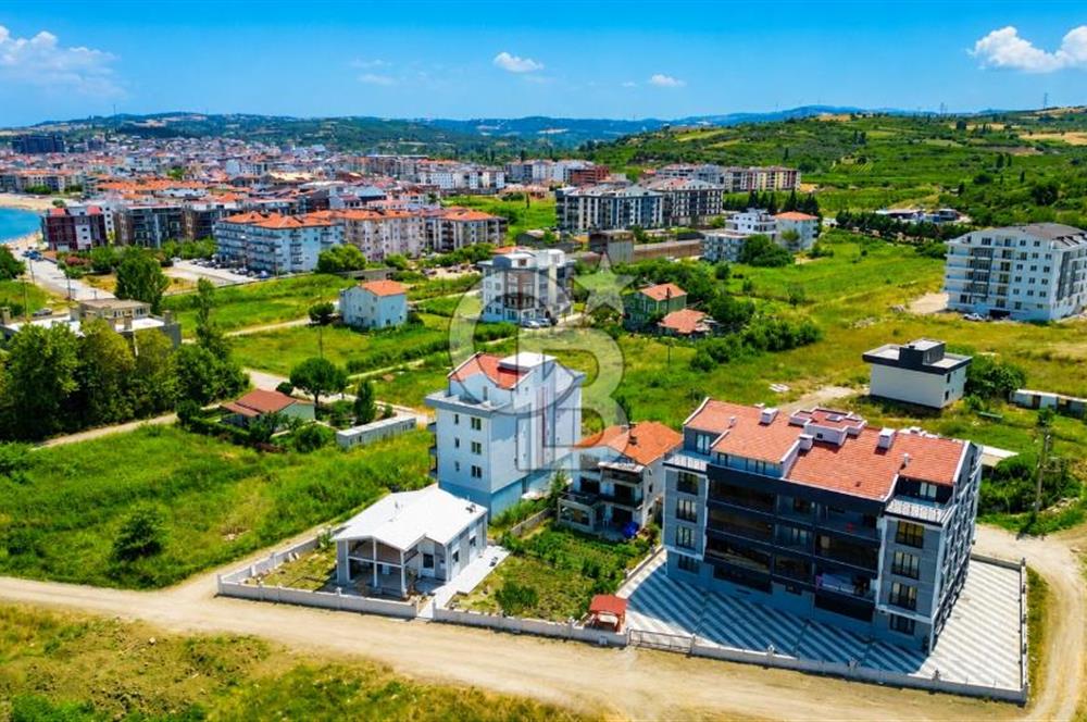 LAPSEKİ SAHİLDE SATILIK KAPALI MUTFAKLI 2+1 DAİRE