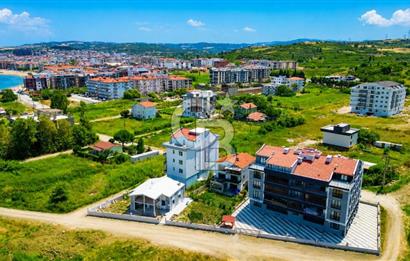 LAPSEKİ SAHİLDE SATILIK KAPALI MUTFAKLI 2+1 DAİRE