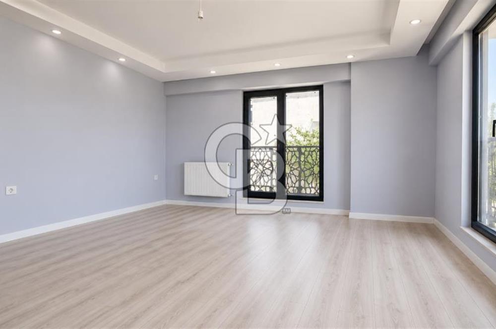 LAPSEKİ SAHİLDE SATILIK KAPALI MUTFAKLI 2+1 DAİRE