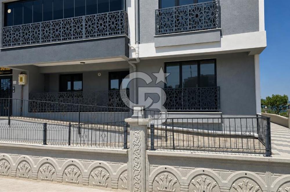 LAPSEKİ SAHİLDE SATILIK KAPALI MUTFAKLI 2+1 DAİRE
