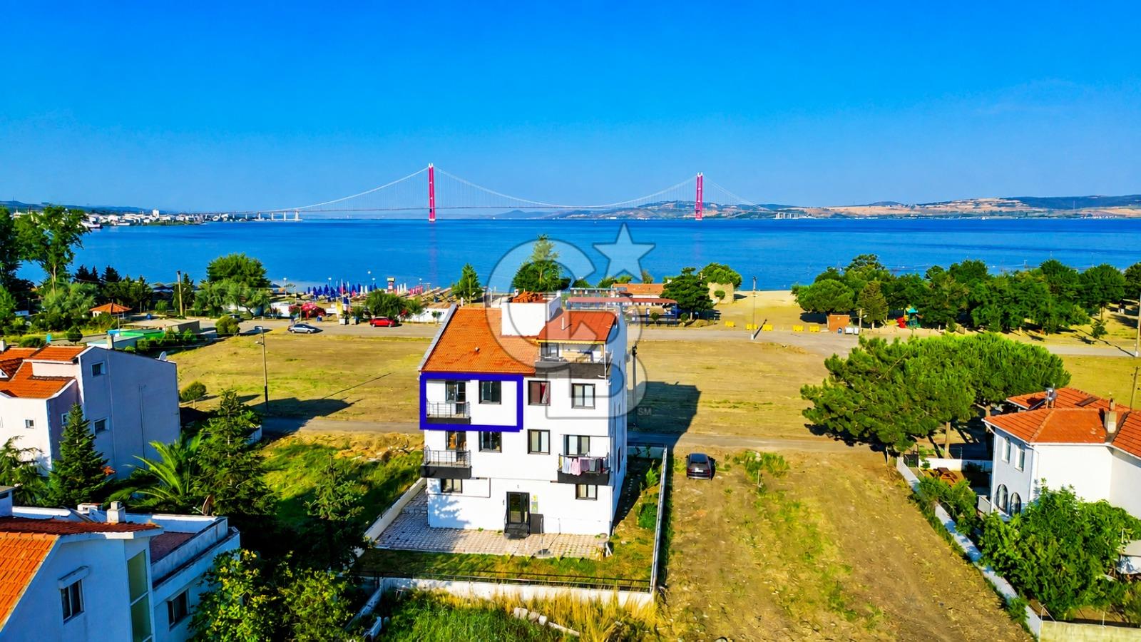 LAPSEKİ DALYAN MAHALLESİ'NDE BOĞAZ MANZARALI SATILIK 2+1 DAİRE