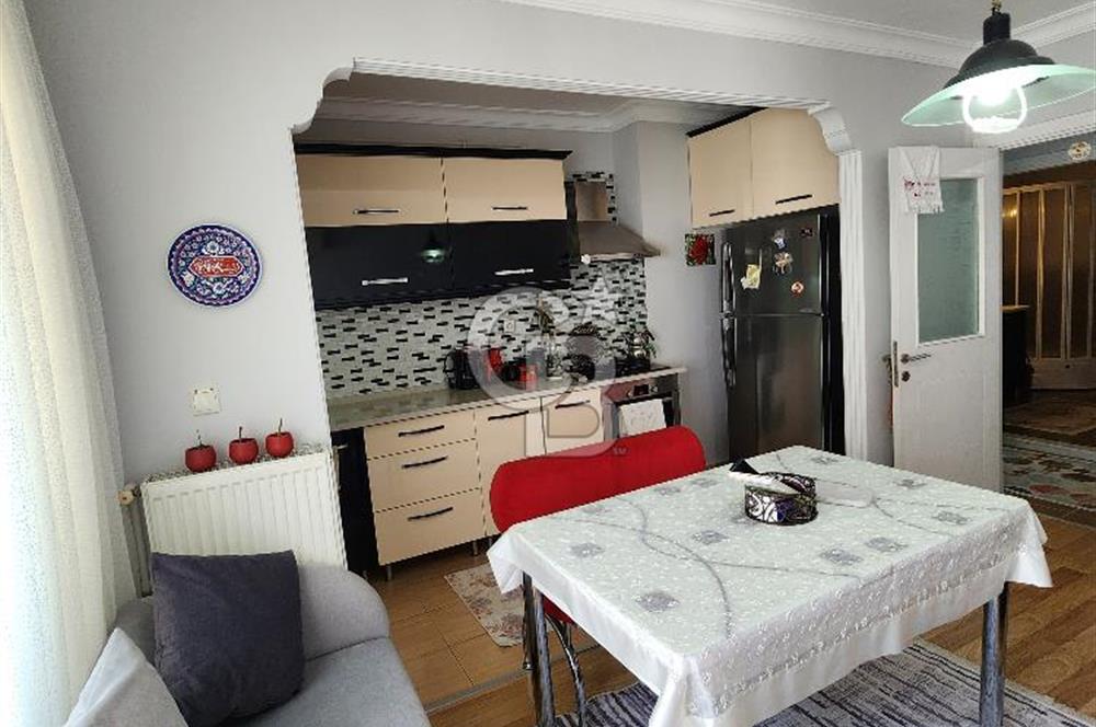 UĞUR MUMCU MAHALLESİN DE SATILIK ARAKAT 2+1 DAİRE