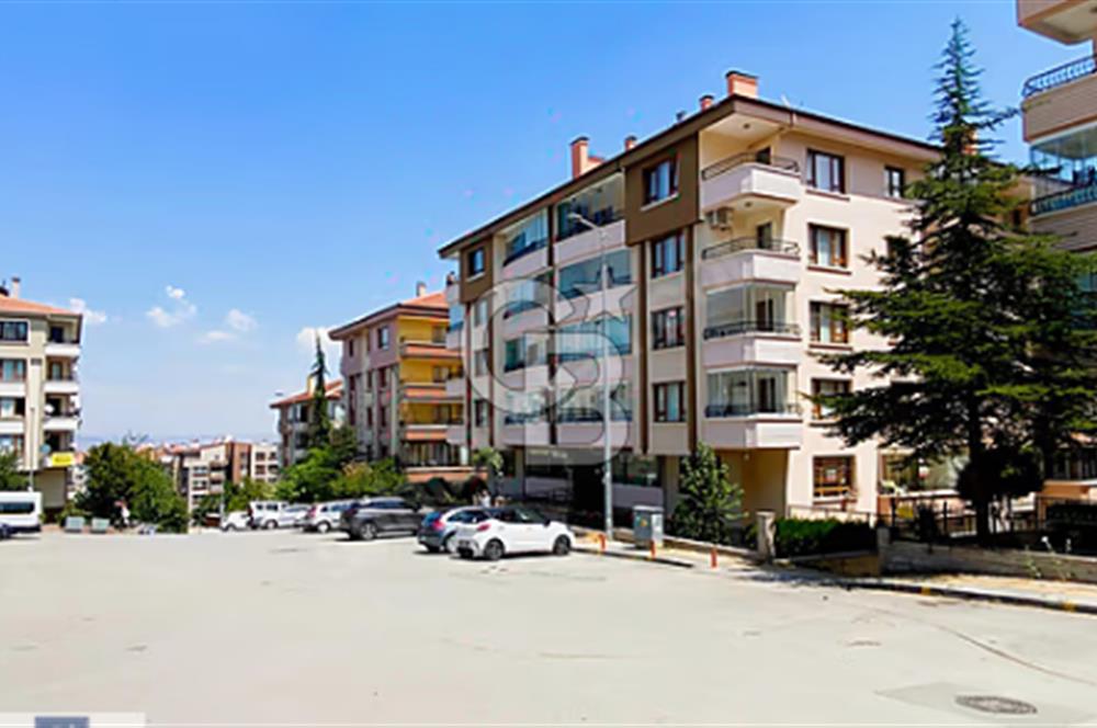 ÇANKAYA ÖVEÇLER VADİ PARK YANINDA 1059. CAD. SATILIK 4+1 DAİRE