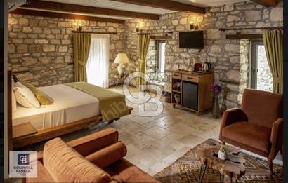 SATILIK BUTİK OTEL URLA MERKEZ'DE TARİHİ TAŞ EV
