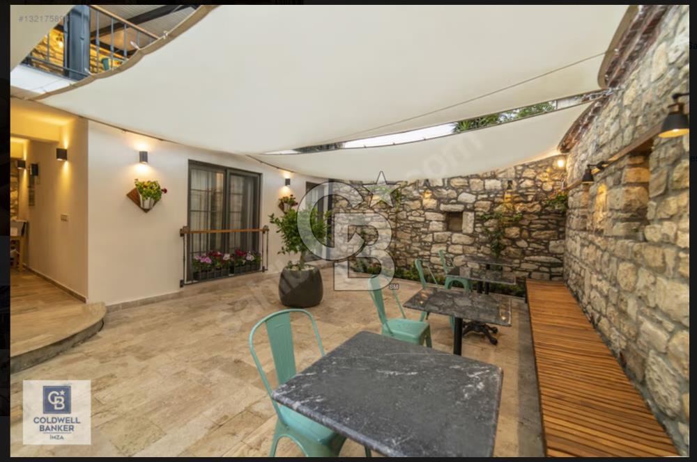 SATILIK BUTİK OTEL URLA MERKEZ'DE TARİHİ TAŞ EV