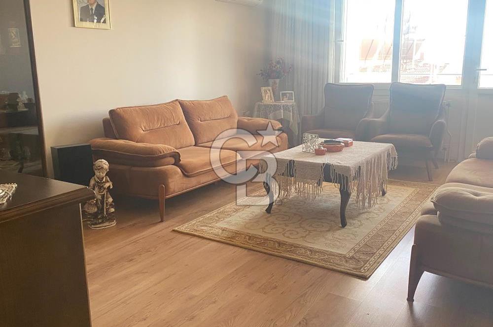 Bornova Atatürk Mahallesi'nde Satılık Deniz Manzaralı Müstakil Komple Bina