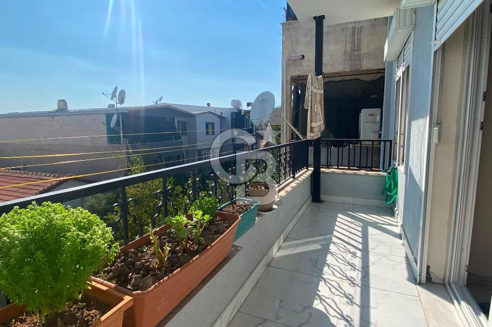 Bornova Atatürk Mahallesi'nde Satılık Deniz Manzaralı Müstakil Komple Bina